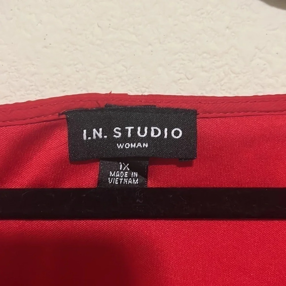 I.N. Studio Red Blouse with sewn in Tank Top Size 1X - Picture 4 of 12
